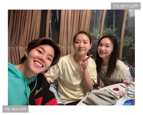 黄雅琼的日常：凌晨四点泡枸杞，奖金买金条存银行